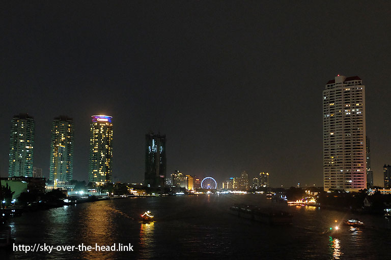 サパーンタクシン駅（タイ）／Saphan Taksin Station (Thailand)