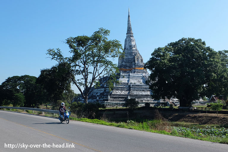 ワット プー カオ トーン（タイ）／Wat Phu Khao Thong（Thailand）