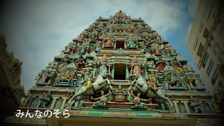 パステルカラーのヒンドゥ寺院！スリ マハ マリアマン寺院（Sri Mariamman Temple）