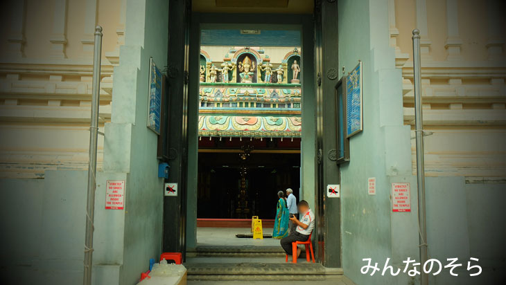 パステルカラーのヒンドゥ寺院！スリ マハ マリアマン寺院（Sri Mariamman Temple）