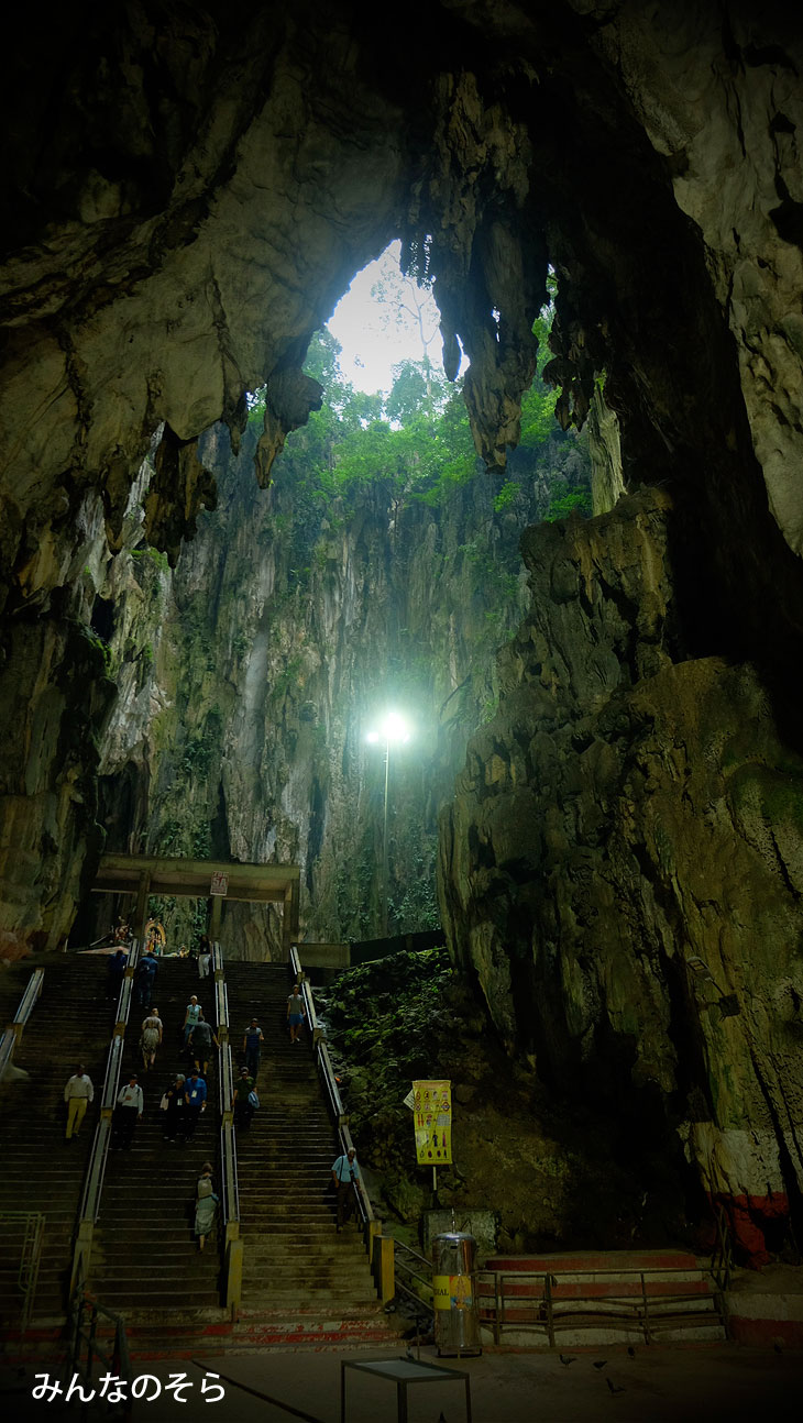 バトゥ洞窟（バトゥケイブ）を見学させていただきました