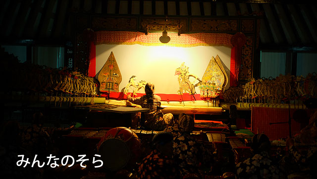 インドネシアの伝統芸能「ワヤン・クリッ（影絵芝居）」を観劇